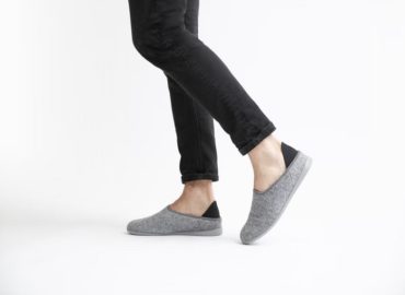 Best Slippers For Wide Feet